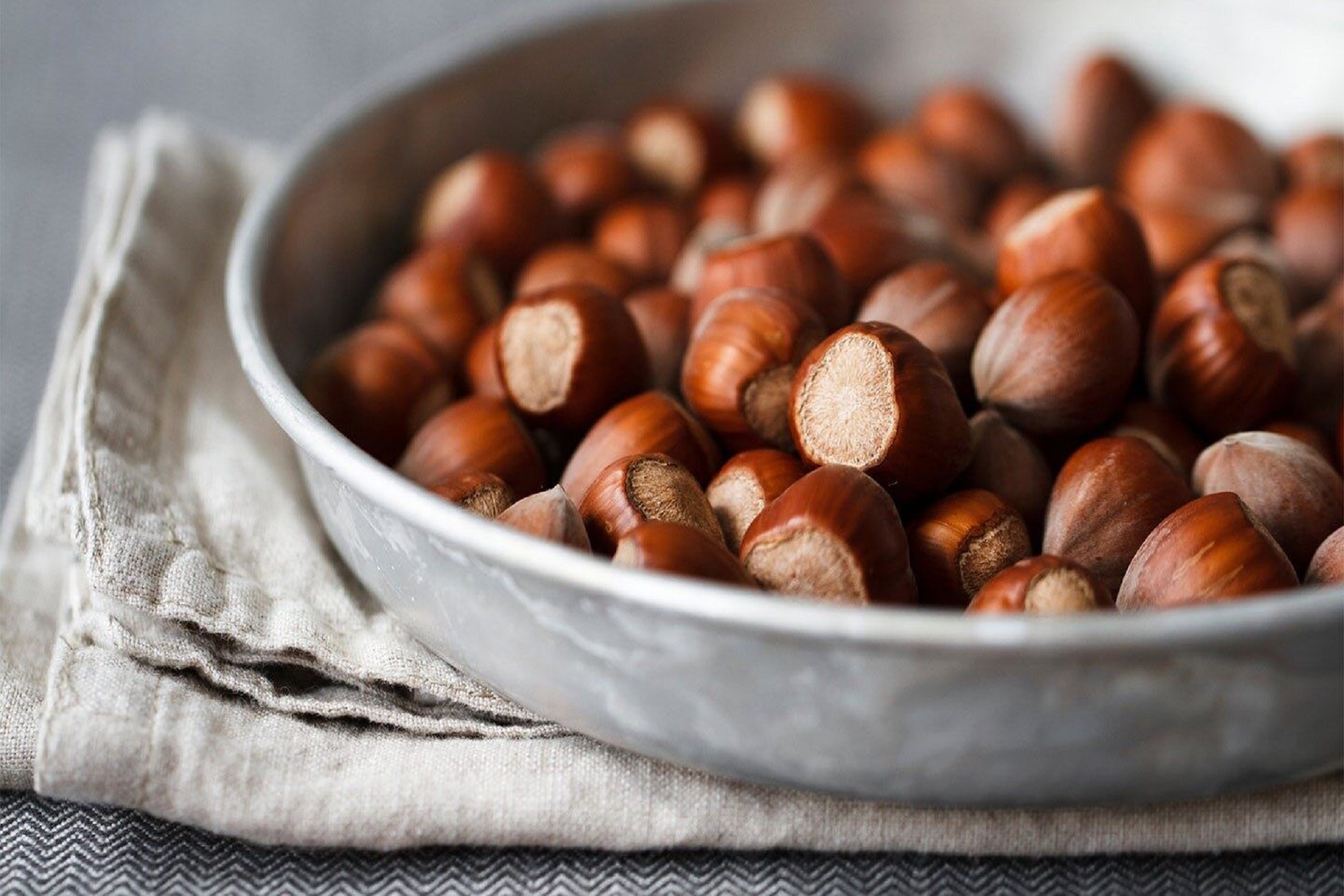 How to eat Hazelnuts